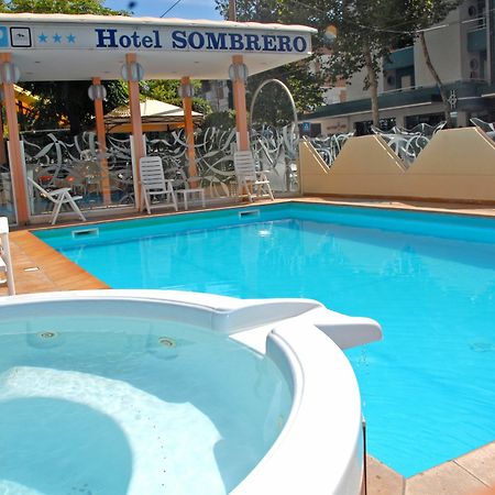 Hotel Sombrero Ріміні Екстер'єр фото