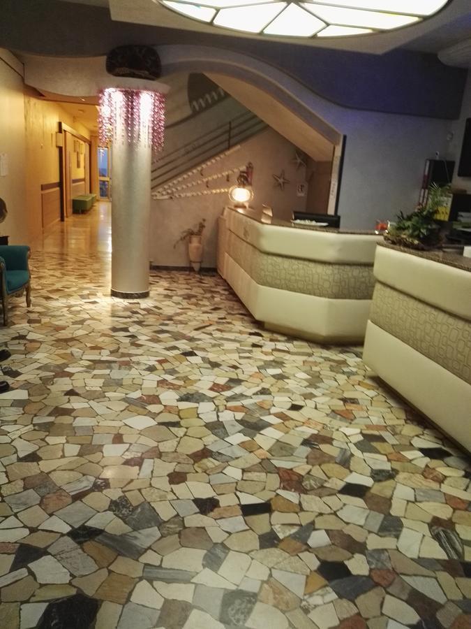 Hotel Sombrero Ріміні Екстер'єр фото
