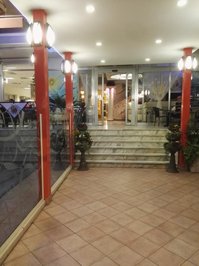 Hotel Sombrero Ріміні Екстер'єр фото