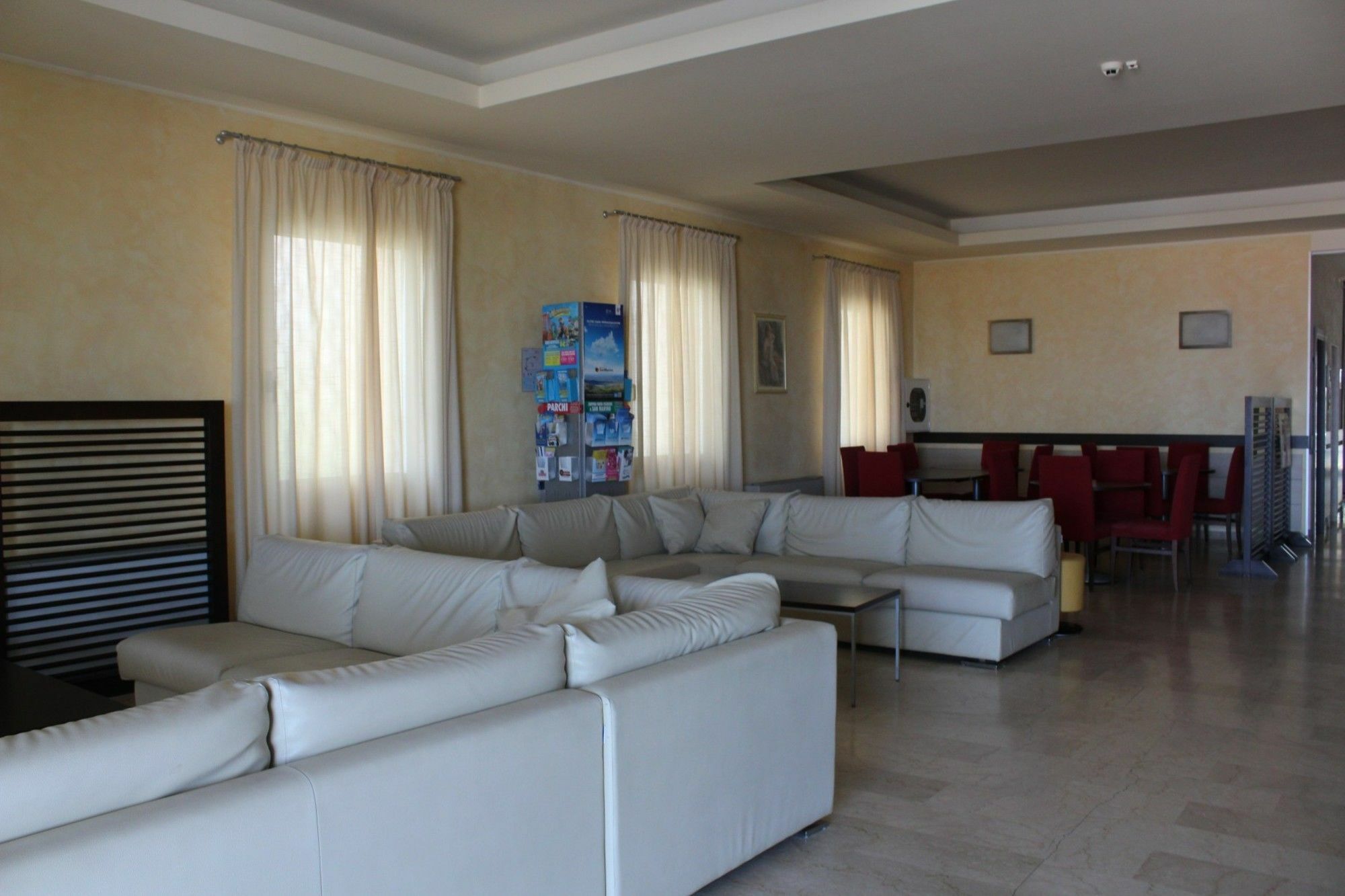 Hotel Sombrero Ріміні Екстер'єр фото